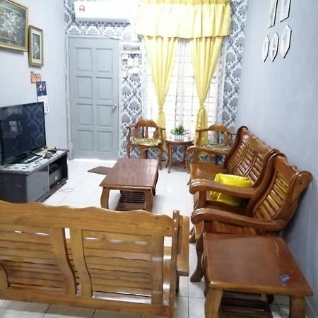 Homestay Perpaduan, Taman Bercham Raya Ulu Kinta Ipoh Perak Kampong Batu Lapan  Exteriör bild