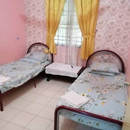 Homestay Perpaduan, Taman Bercham Raya Ulu Kinta Ipoh Perak Kampong Batu Lapan  Exteriör bild