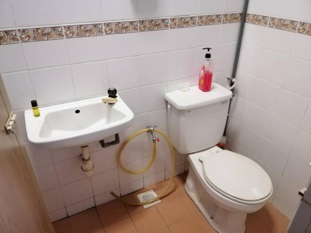 Homestay Perpaduan, Taman Bercham Raya Ulu Kinta Ipoh Perak Kampong Batu Lapan  Exteriör bild